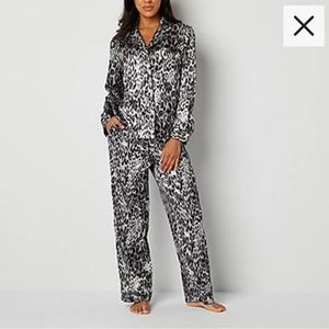 Ambrielle osmond Womens Satin